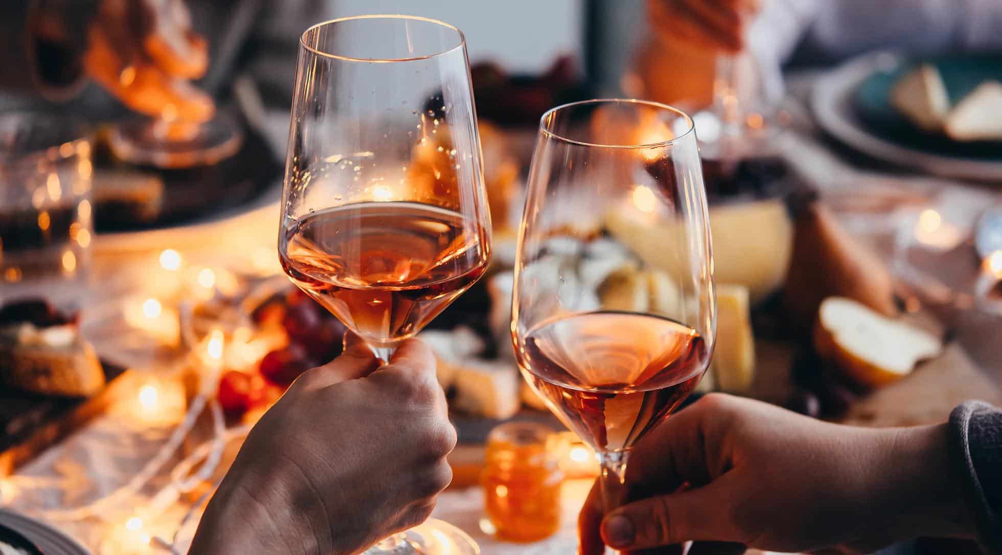 男子举报妻子被上司带酒局灌酒(丈夫愤而举报)(图1) 男子举报妻子被上司带酒局灌酒(丈夫愤而举报)(图1)