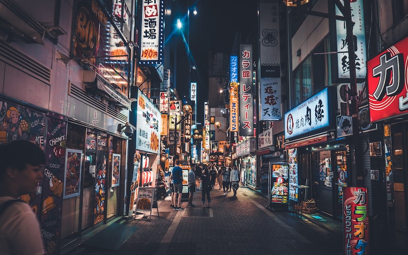 日本天皇和首相的区别(探究日本政治体制中两大重要角色的职责)(图1) 日本天皇和首相的区别(探究日本政治体制中两大重要角色的职责)(图1)